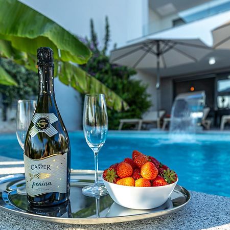 Luxury Villas White Sails Pinezići Exteriör bild