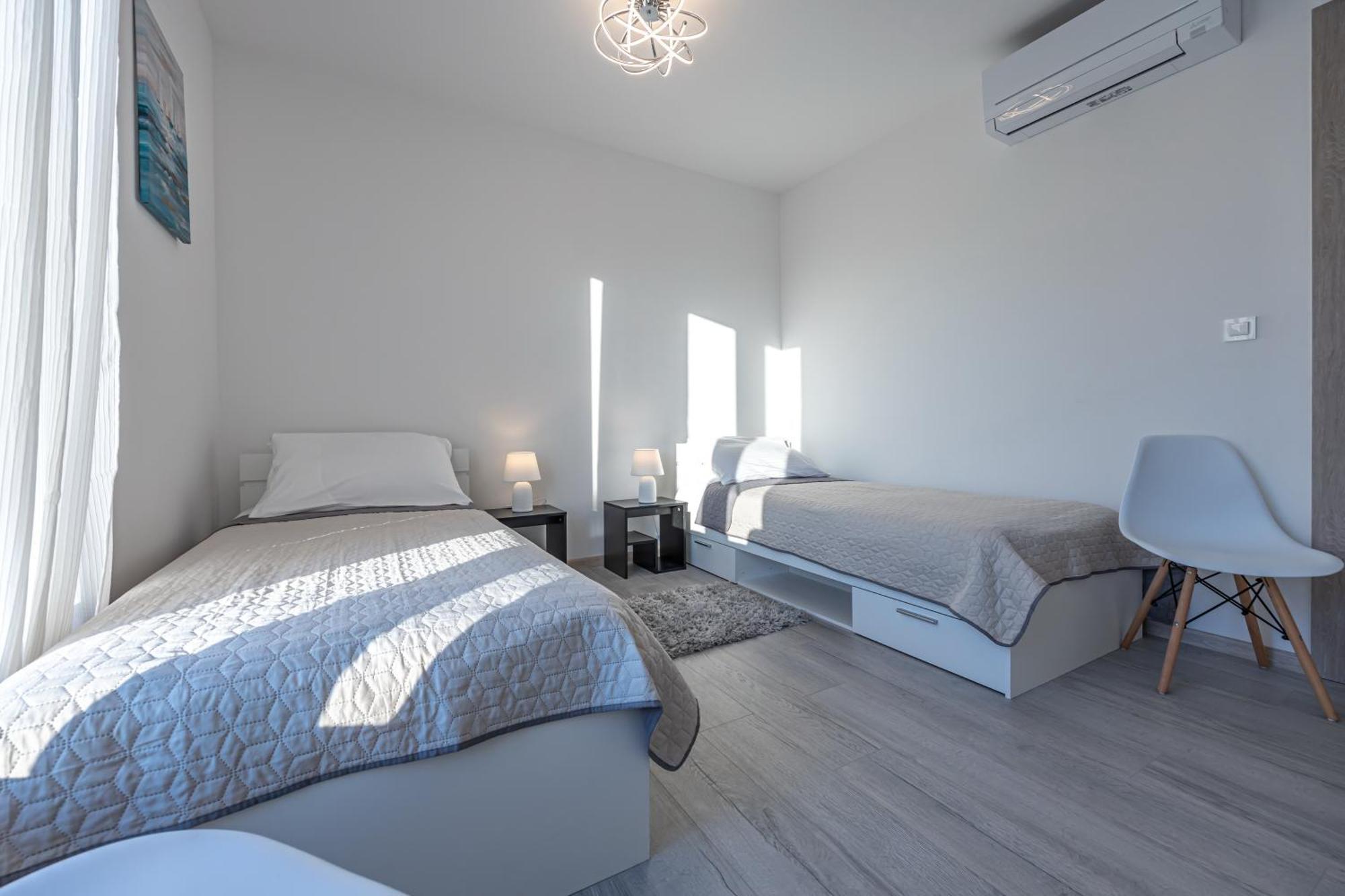 Luxury Villas White Sails Pinezići Exteriör bild