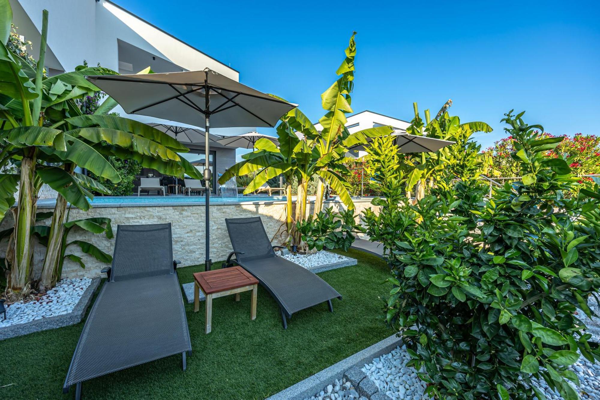 Luxury Villas White Sails Pinezići Exteriör bild