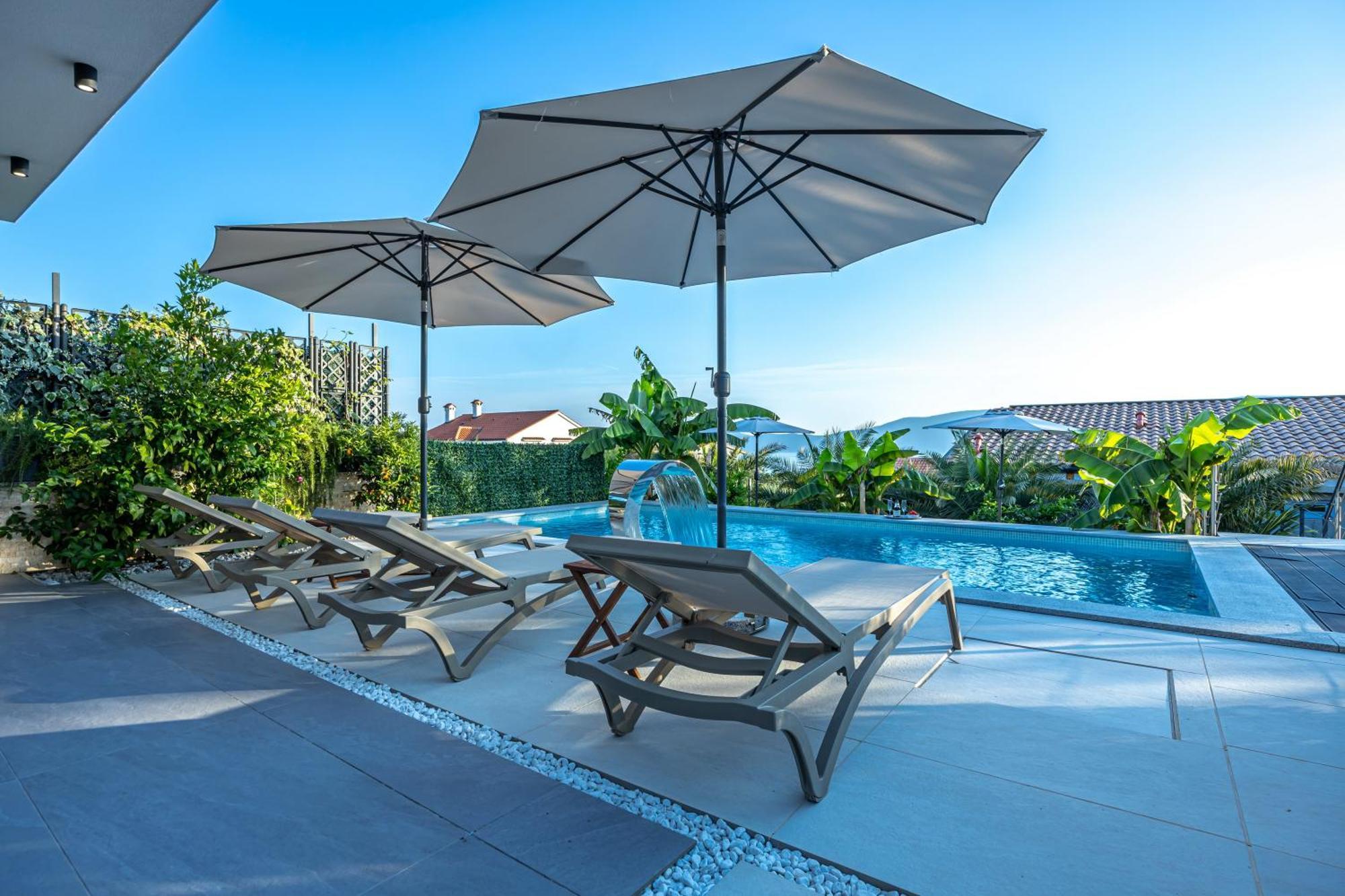 Luxury Villas White Sails Pinezići Exteriör bild