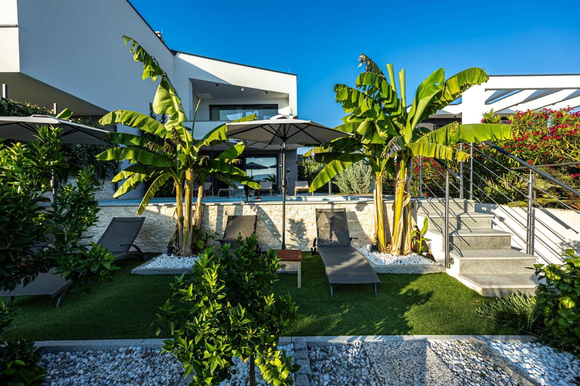 Luxury Villas White Sails Pinezići Exteriör bild