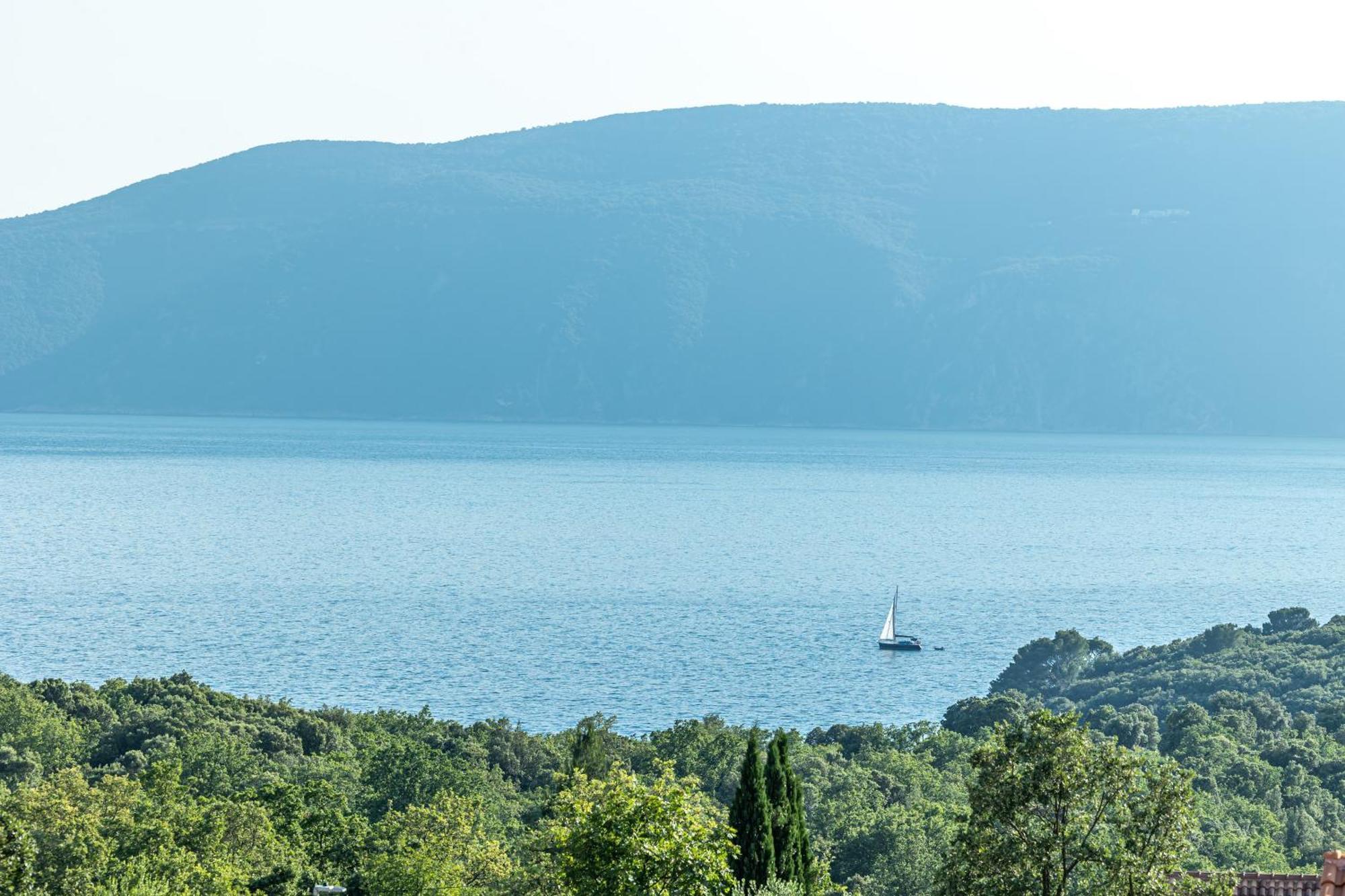 Luxury Villas White Sails Pinezići Exteriör bild