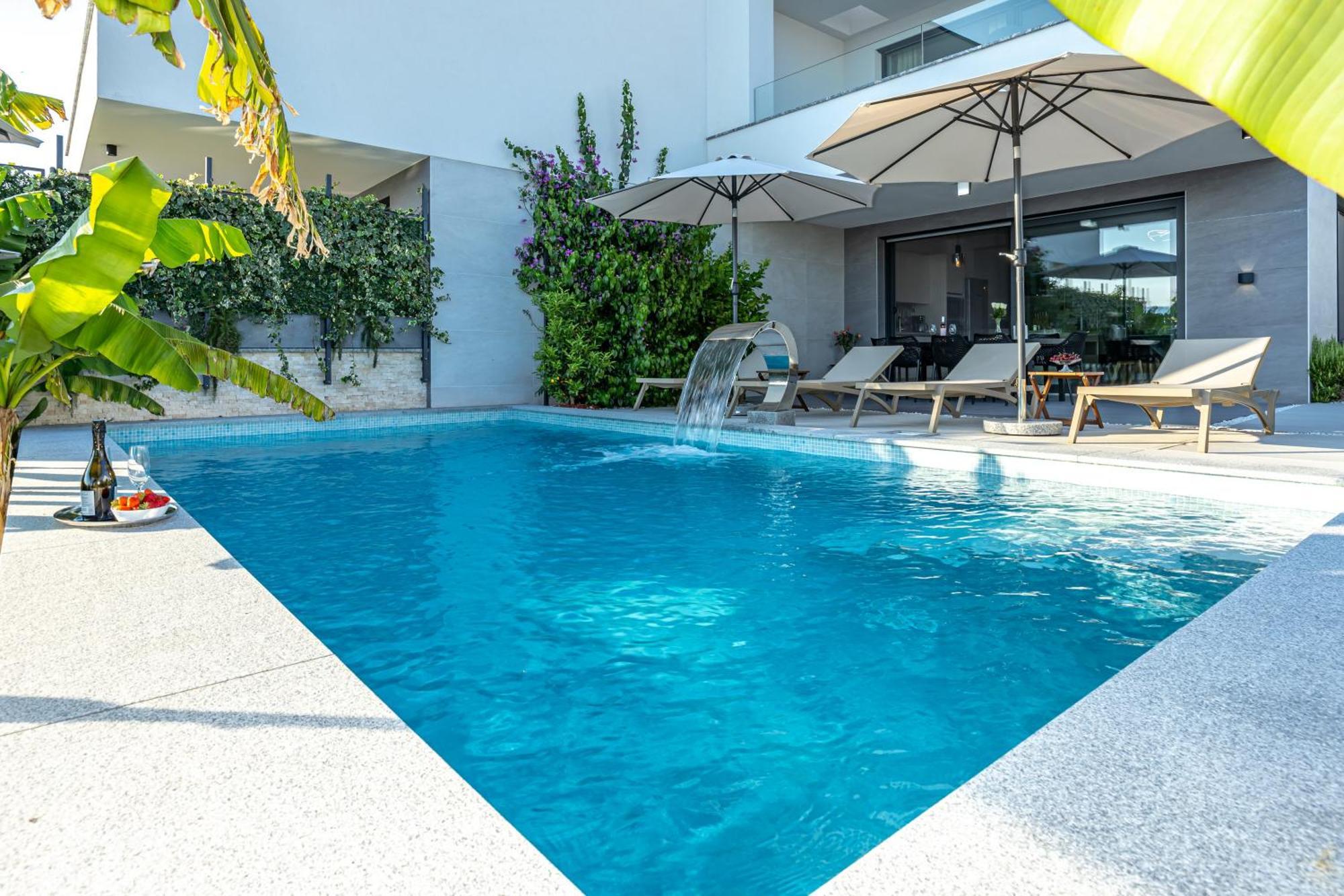 Luxury Villas White Sails Pinezići Exteriör bild