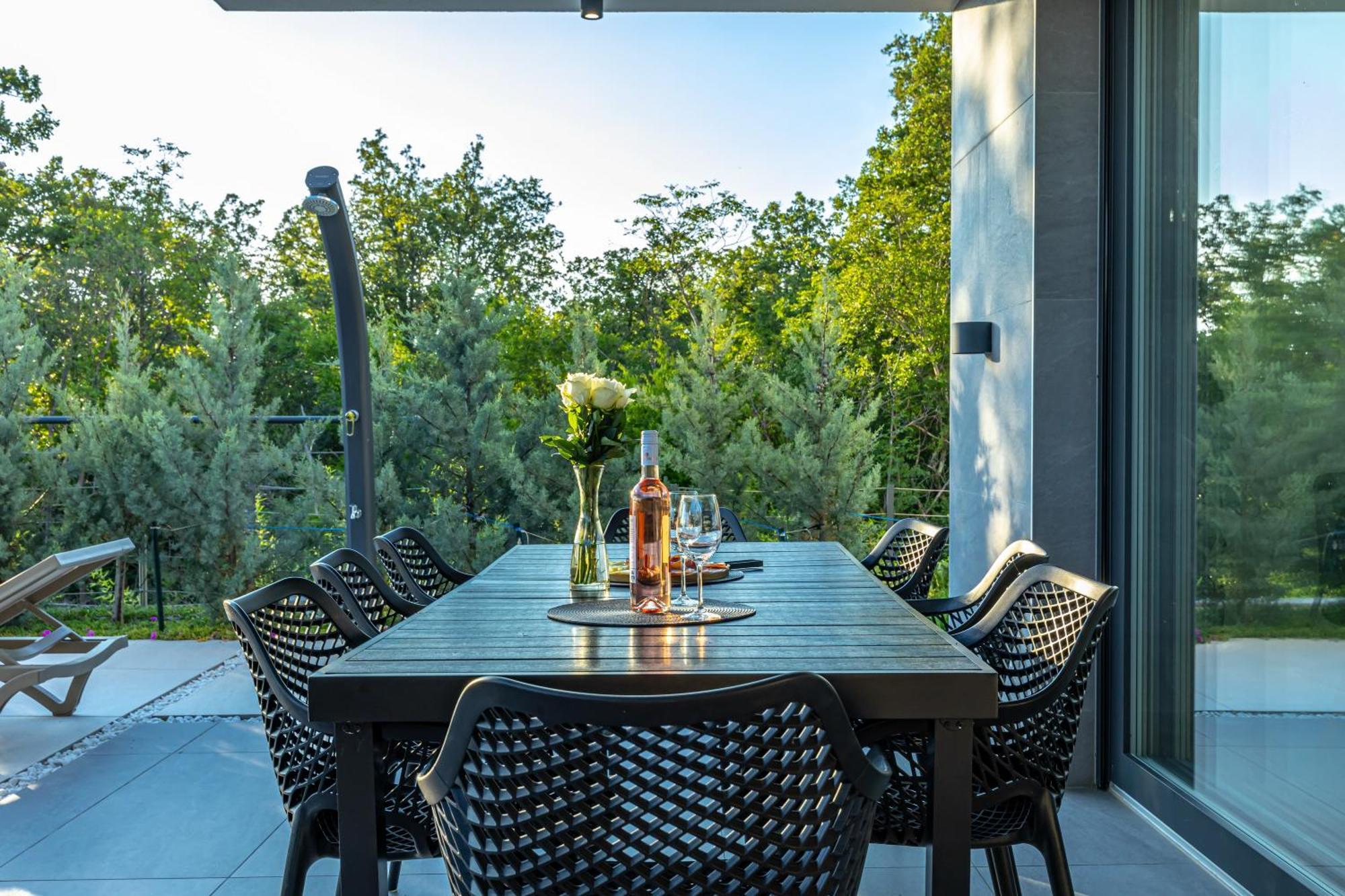 Luxury Villas White Sails Pinezići Exteriör bild